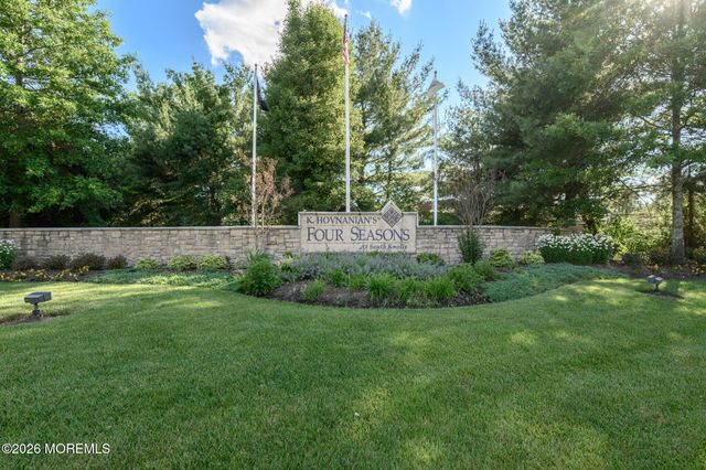 33 Heath Lane, Jackson, NJ 08527