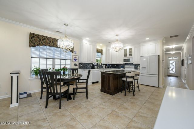 33 Heath Lane, Jackson, NJ 08527