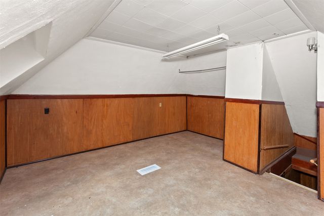 226 S Iowa Street, Colfax, IA 50054