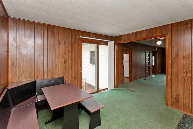 226 S Iowa Street, Colfax, IA 50054