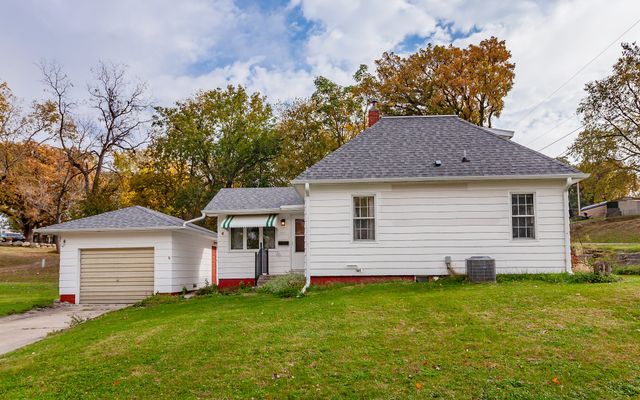 226 S Iowa Street, Colfax, IA 50054