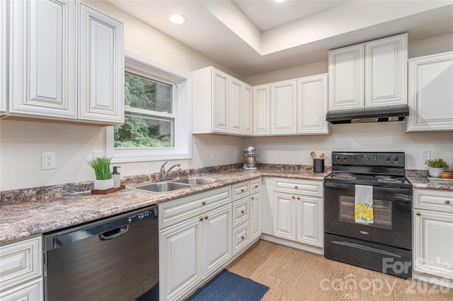 58 League Loop, Waynesville, NC 28786