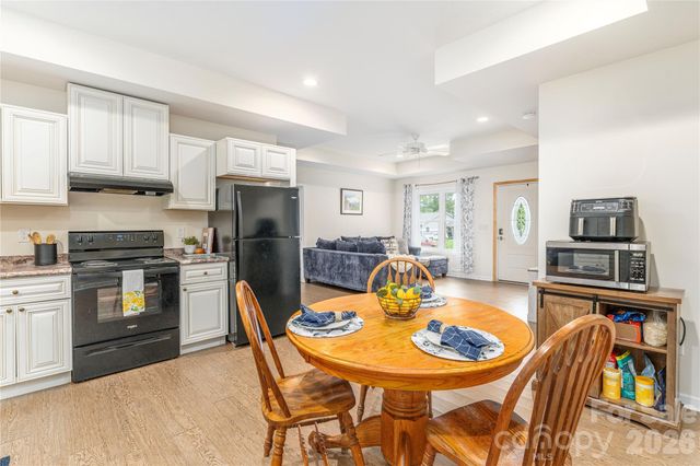 58 League Loop, Waynesville, NC 28786