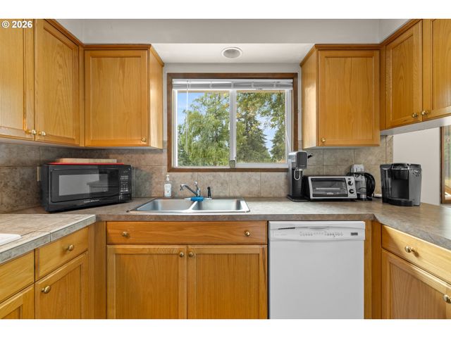 14630 LELAND Rd, Oregon City, OR 97045
