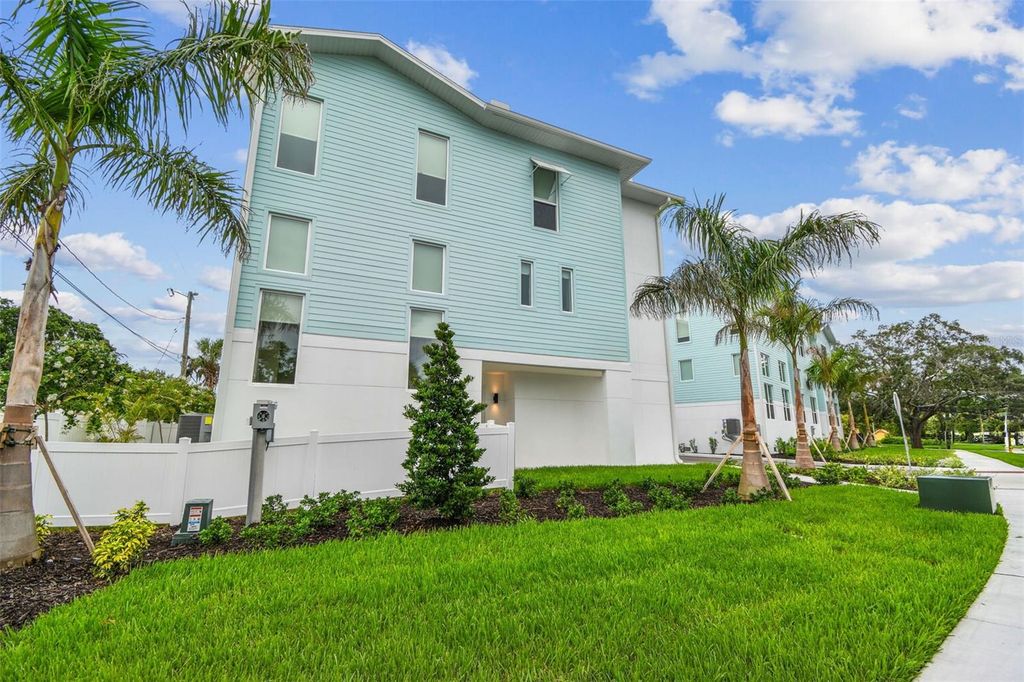 3826 POMPANO DRIVE SE, St Petersburg, FL 33705