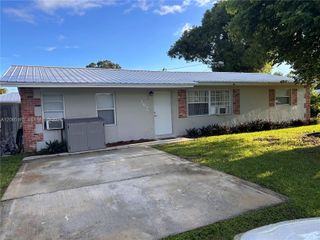 362 Park Lane Drive, North Fort Myers, FL 33917