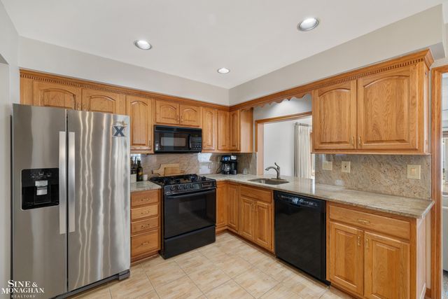 32549 Gloede Drive Drive, Warren, MI 48088