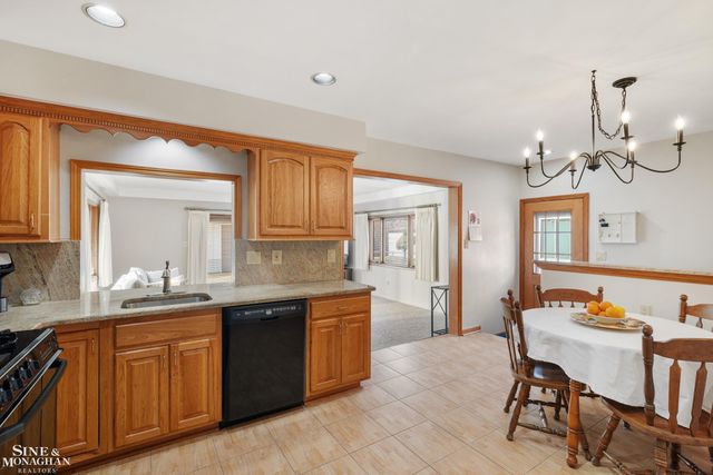 32549 Gloede Drive Drive, Warren, MI 48088