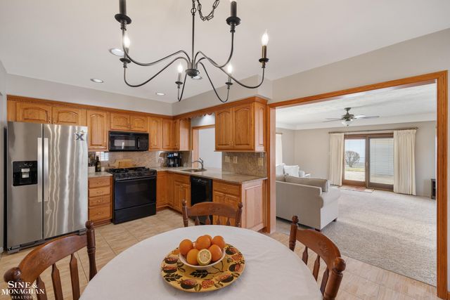 32549 Gloede Drive Drive, Warren, MI 48088