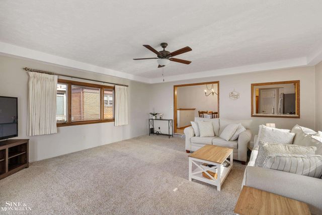 32549 Gloede Drive Drive, Warren, MI 48088