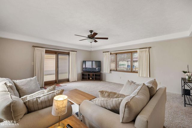 32549 Gloede Drive Drive, Warren, MI 48088