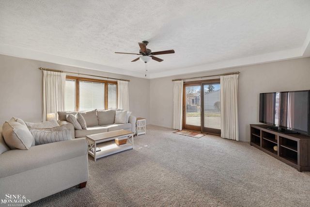 32549 Gloede Drive Drive, Warren, MI 48088