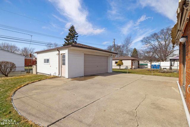 32549 Gloede Drive Drive, Warren, MI 48088