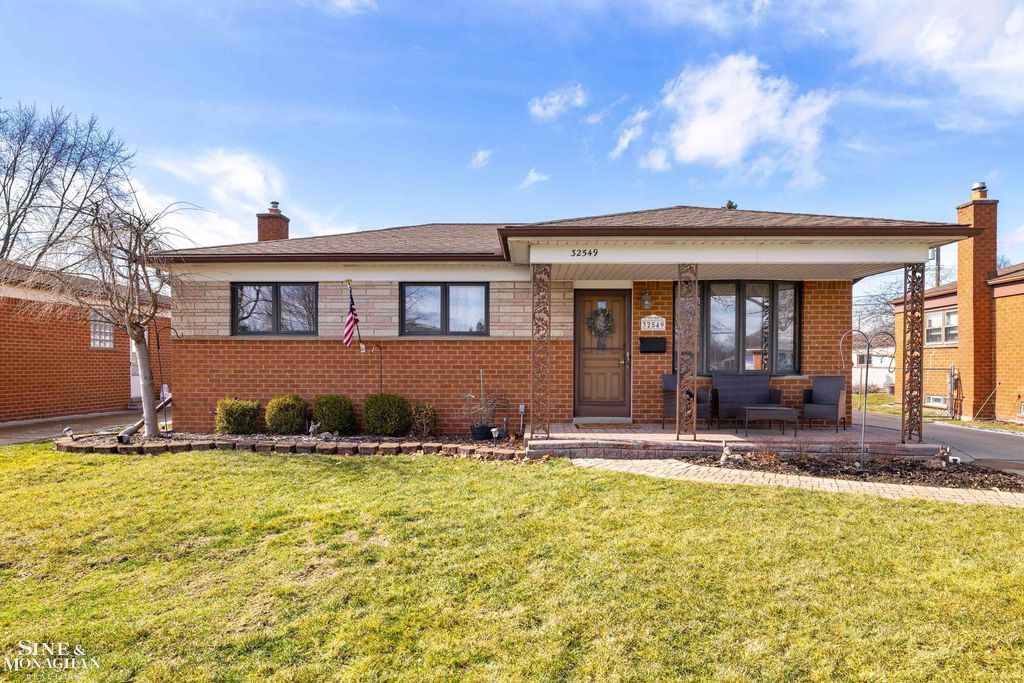 32549 Gloede Drive Drive, Warren, MI 48088