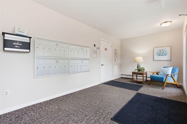 7500 Boulder Bluff Drive 9, Jenison, MI 49428