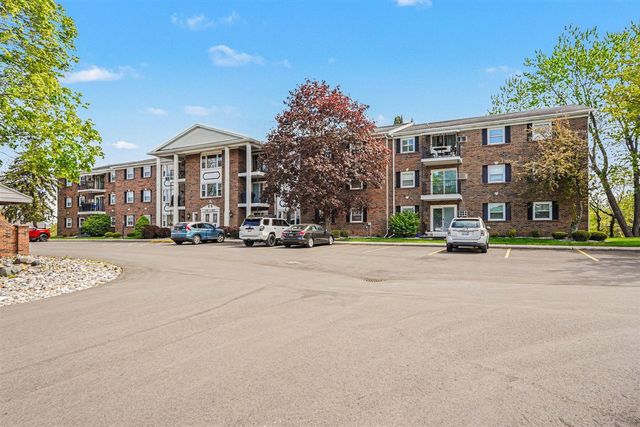 7500 Boulder Bluff Drive 9, Jenison, MI 49428