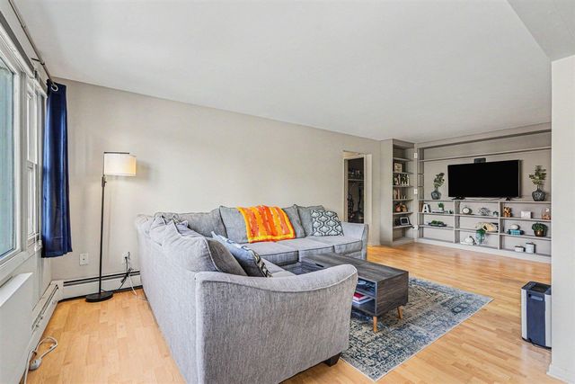 7500 Boulder Bluff Drive 9, Jenison, MI 49428