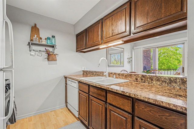 7500 Boulder Bluff Drive 9, Jenison, MI 49428
