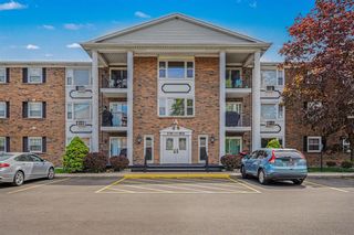 7500 Boulder Bluff Drive 9, Jenison, MI 49428