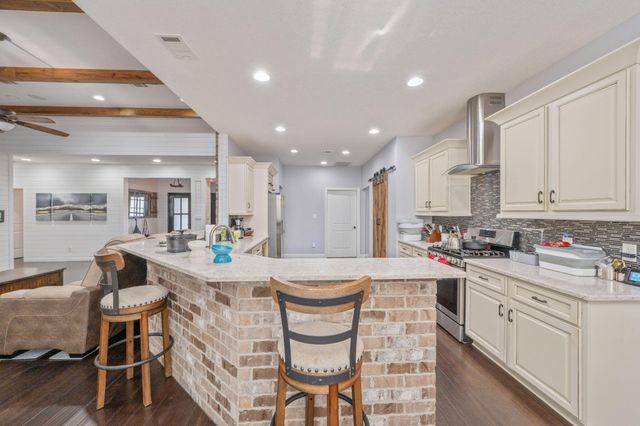 5777 Wildwood Road, Crestview, FL 32536