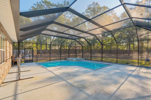 5777 Wildwood Road, Crestview, FL 32536