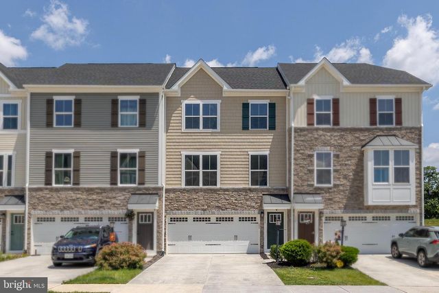 135 BURKWOOD TER, Lake Frederick, VA 22630
