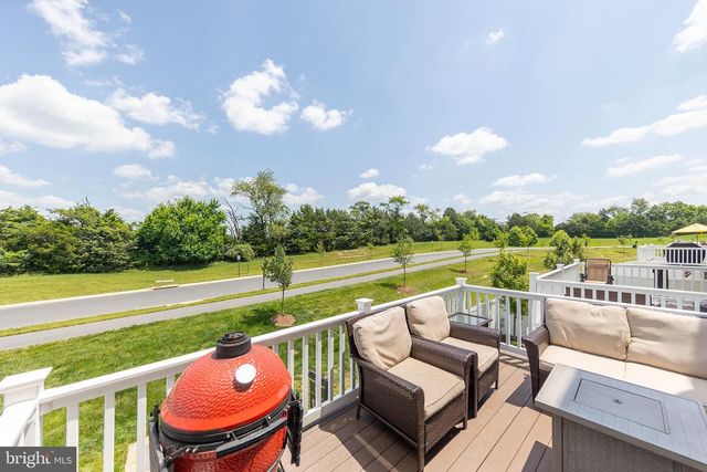 135 BURKWOOD TER, Lake Frederick, VA 22630