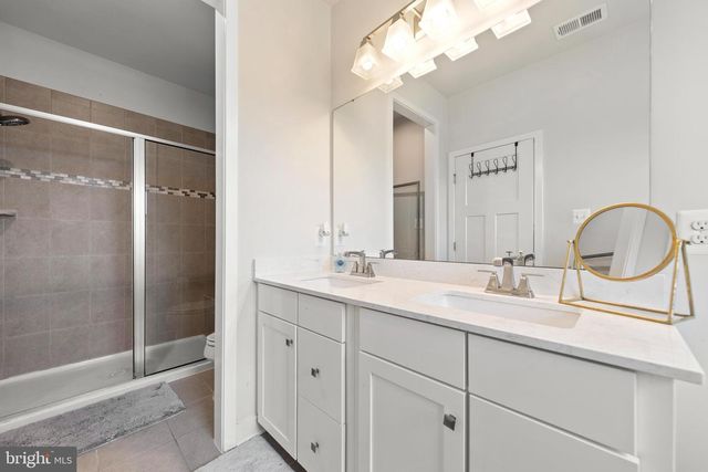 135 BURKWOOD TER, Lake Frederick, VA 22630