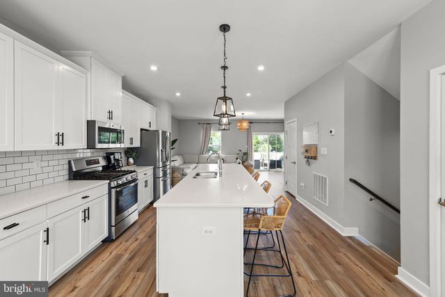 135 BURKWOOD TER, Lake Frederick, VA 22630