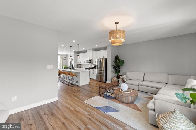 135 BURKWOOD TER, Lake Frederick, VA 22630