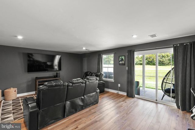 135 BURKWOOD TER, Lake Frederick, VA 22630