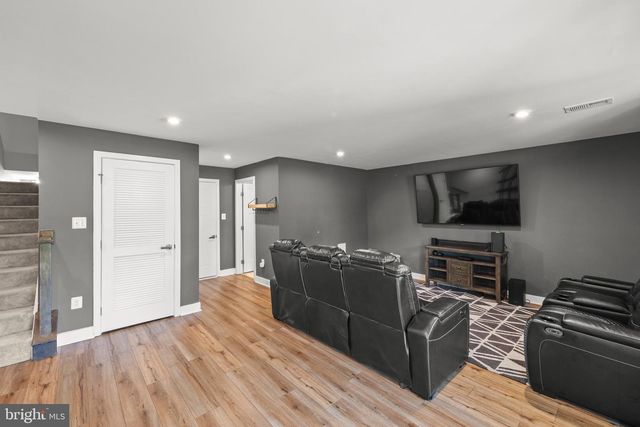 135 BURKWOOD TER, Lake Frederick, VA 22630