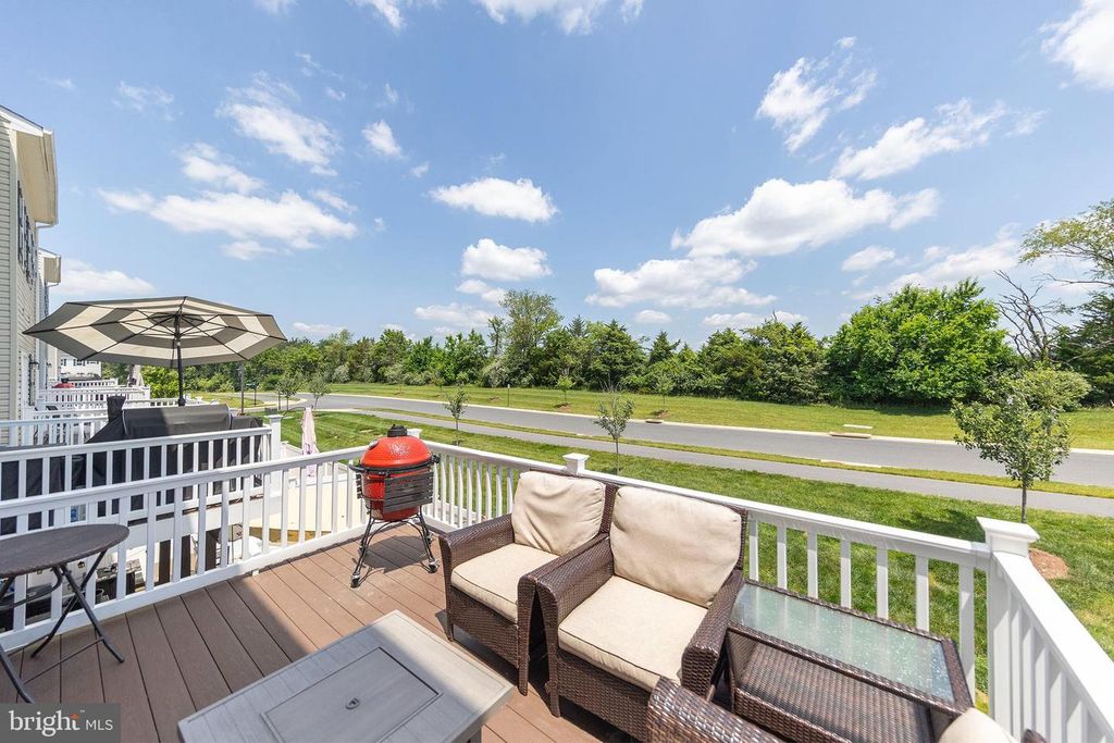135 BURKWOOD TER, Lake Frederick, VA 22630