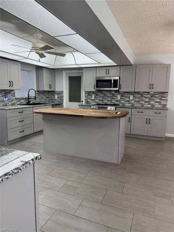 698 Muscogee DR, NORTH FORT MYERS, FL 33903 — photo 3