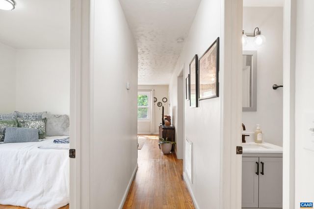 105 HARTMANS MILL RD, Charlottesville, VA 22902