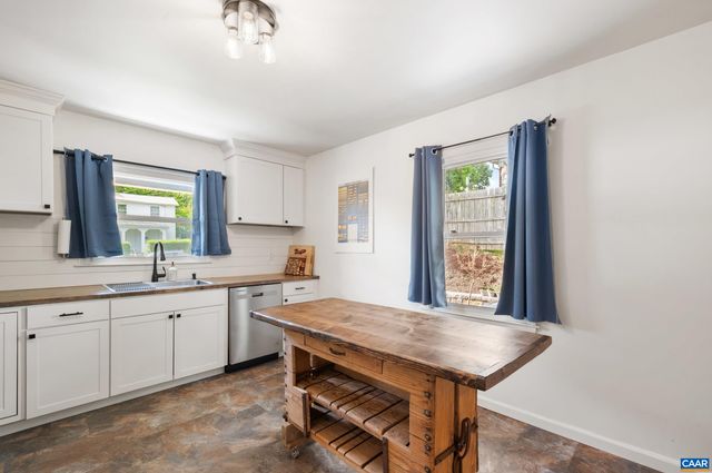 105 HARTMANS MILL RD, Charlottesville, VA 22902