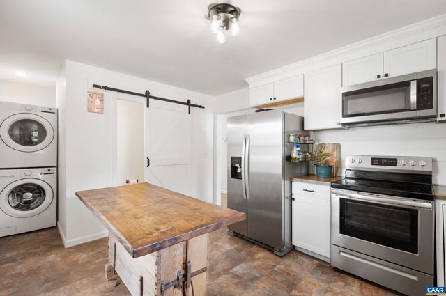 105 HARTMANS MILL RD, Charlottesville, VA 22902