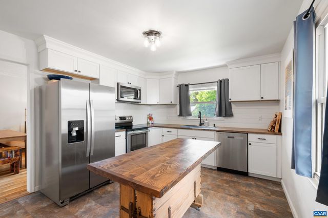 105 HARTMANS MILL RD, Charlottesville, VA 22902