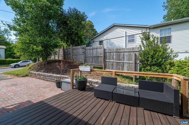 105 HARTMANS MILL RD, Charlottesville, VA 22902