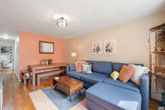 105 HARTMANS MILL RD, Charlottesville, VA 22902