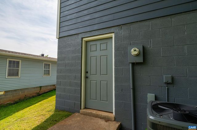 105 HARTMANS MILL RD, Charlottesville, VA 22902