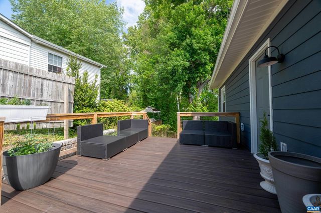 105 HARTMANS MILL RD, Charlottesville, VA 22902