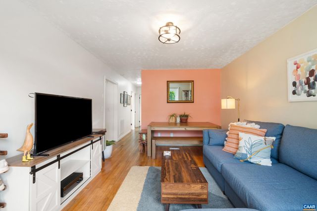 105 HARTMANS MILL RD, Charlottesville, VA 22902