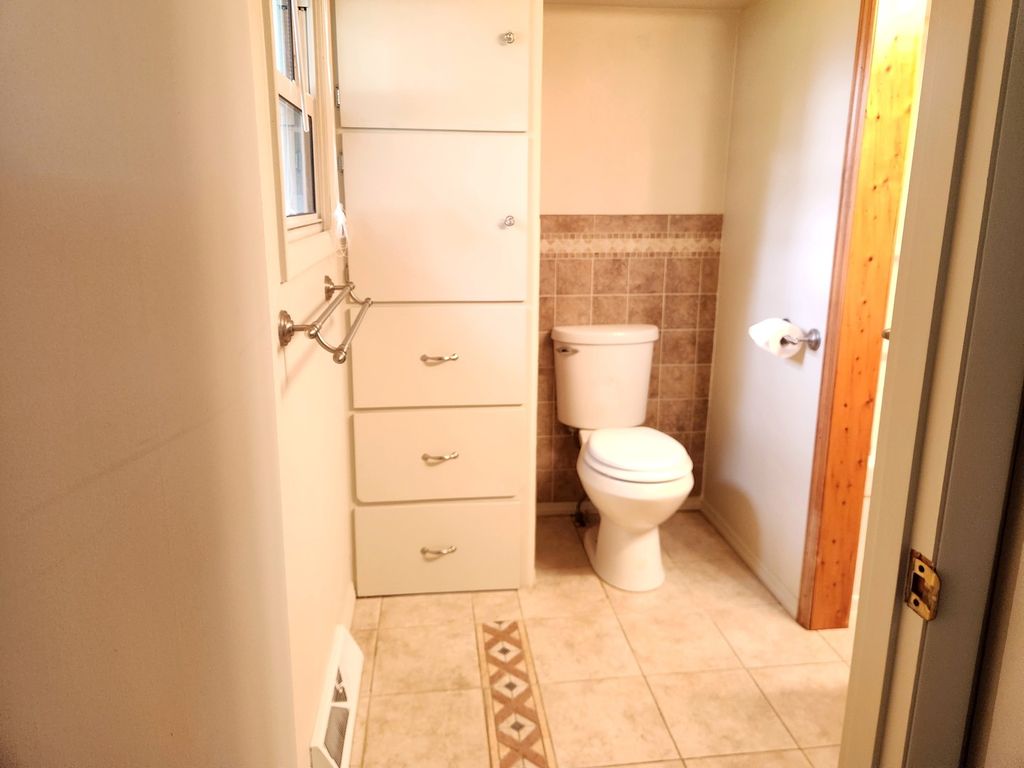 Image 17 of property listing at 211 E Depew Street, Odin, IL 62870