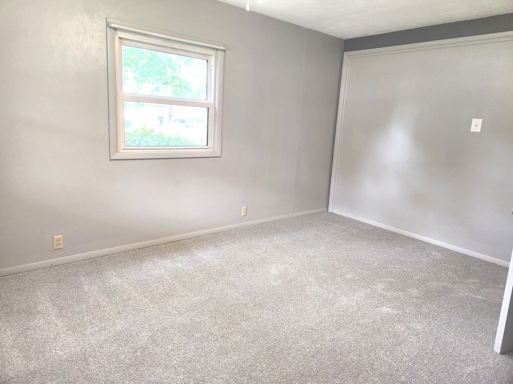 Image 20 of property listing at 211 E Depew Street, Odin, IL 62870