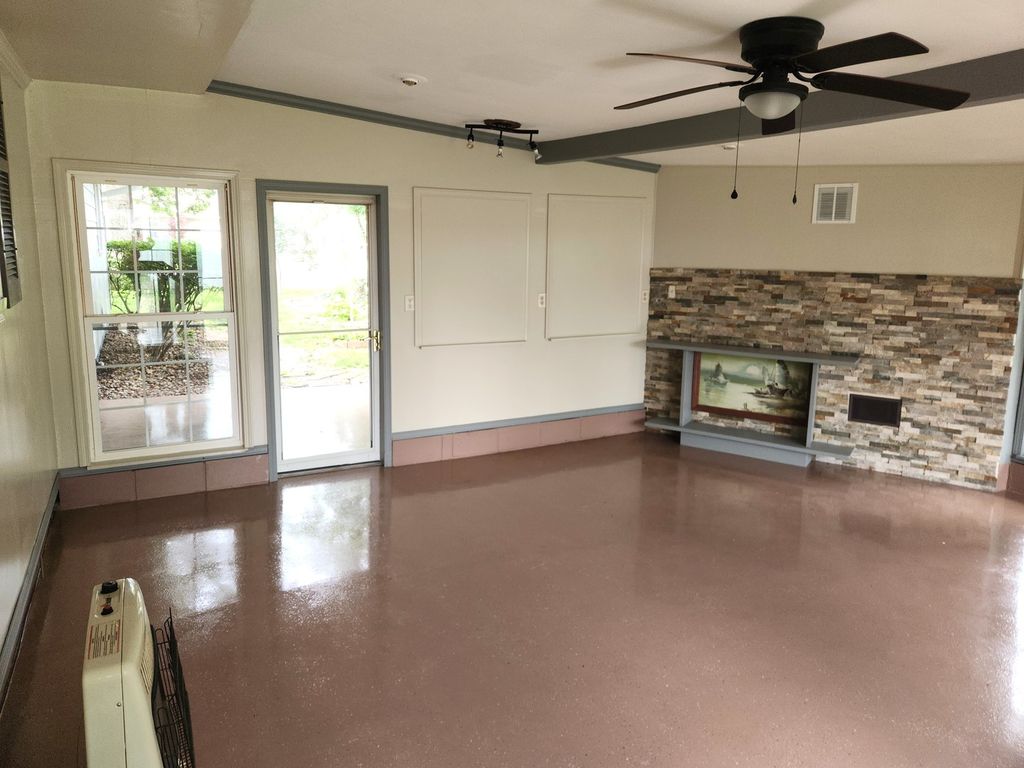 Image 22 of property listing at 211 E Depew Street, Odin, IL 62870
