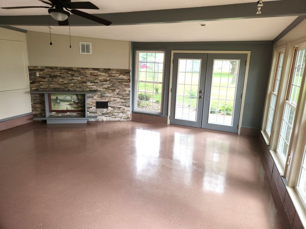 Image 24 of property listing at 211 E Depew Street, Odin, IL 62870
