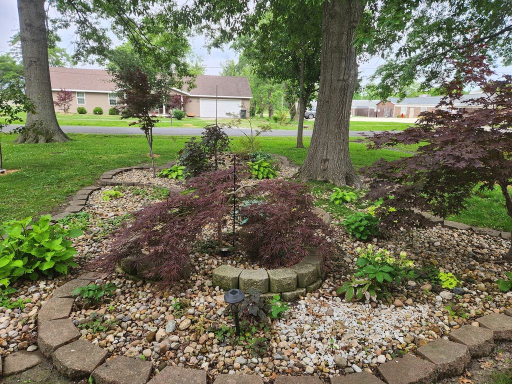 Image 33 of property listing at 211 E Depew Street, Odin, IL 62870