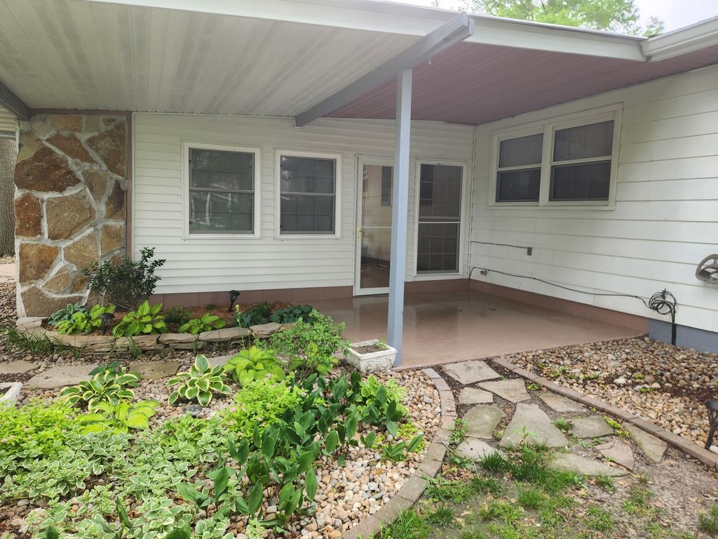 Image 35 of property listing at 211 E Depew Street, Odin, IL 62870