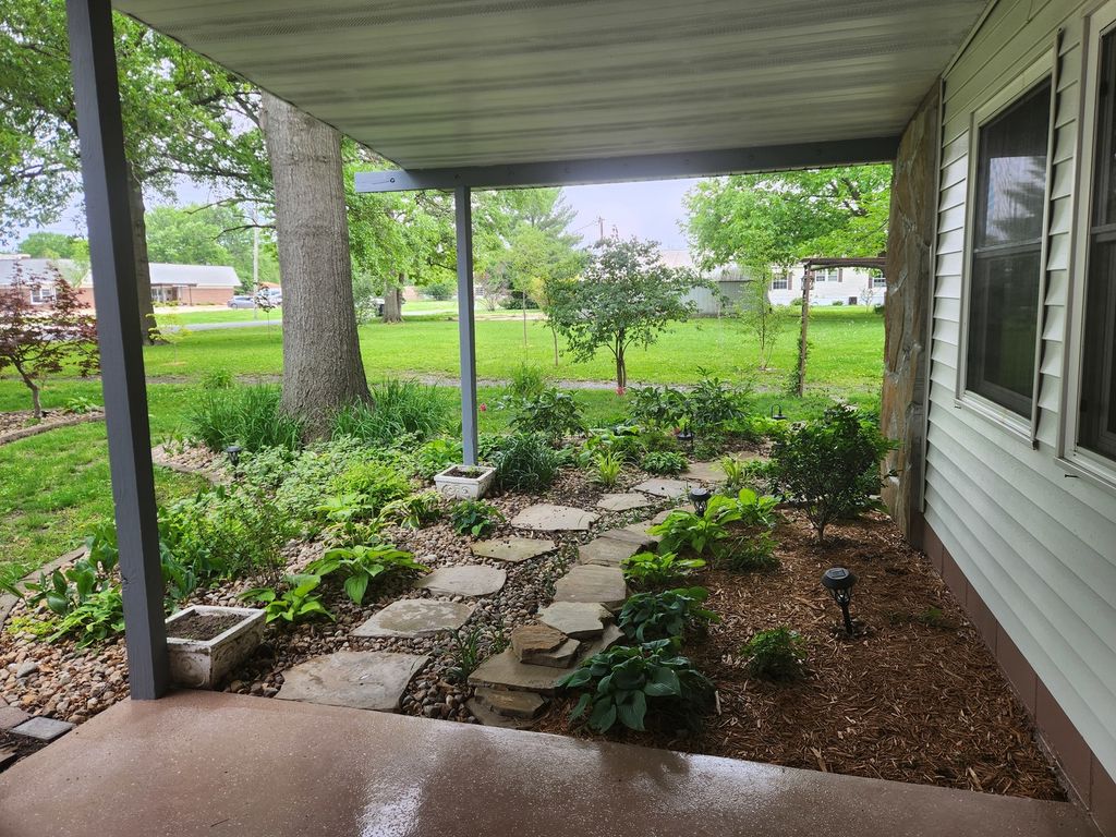 Image 37 of property listing at 211 E Depew Street, Odin, IL 62870